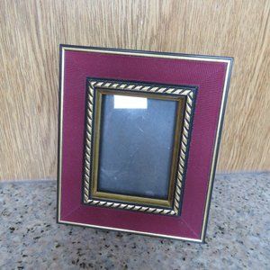 Vintage Small Photo FRAME 5 x 4.25" Photo Area 3" Standing (K125)